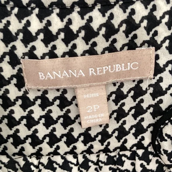 2/$30 🖤 Banana republic top 🖤 houndstooth 🖤 size 2p - Picture 4 of 6